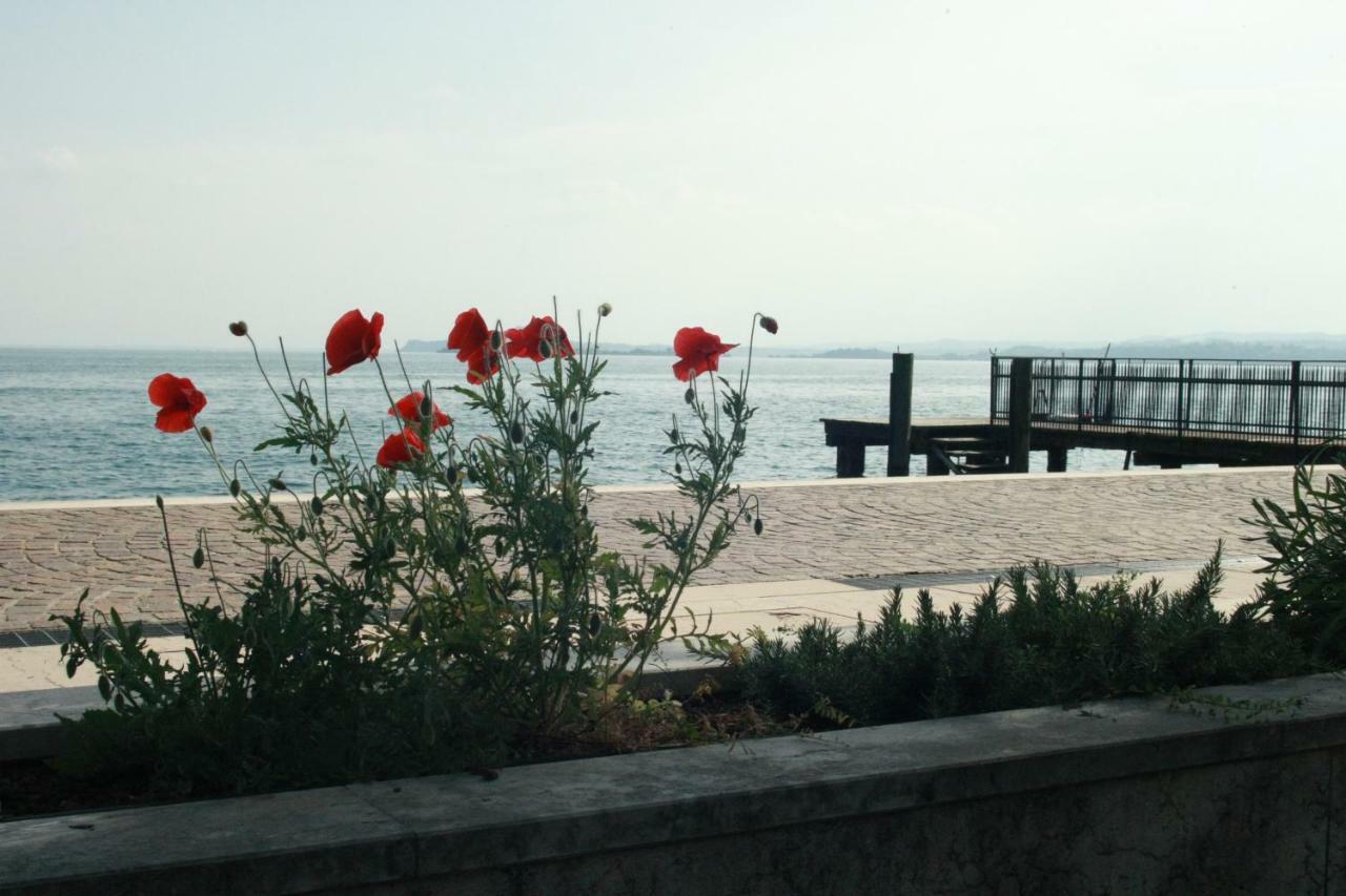 Garda Friends Apartments Тосколано Мадерно Екстериор снимка